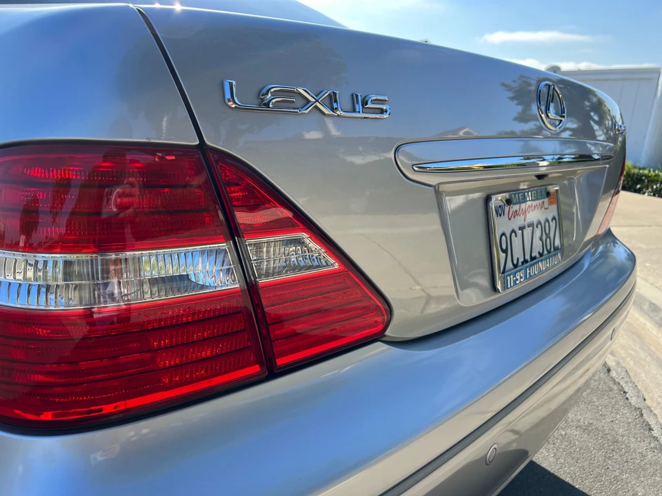2004 Lexus LS 3rd Gen - Image 27 of 31