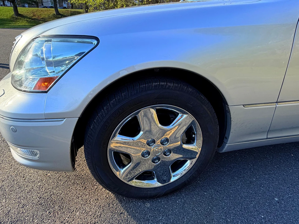2004 Lexus LS 3rd Gen - Image 24 of 31