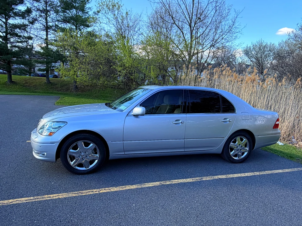 2004 Lexus LS 3rd Gen - Image 7 of 31