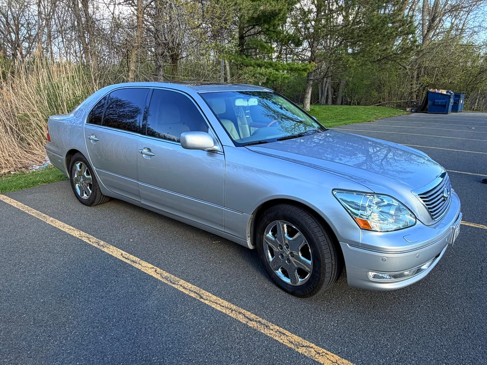 2004 Lexus LS 3rd Gen - Image 14 of 31