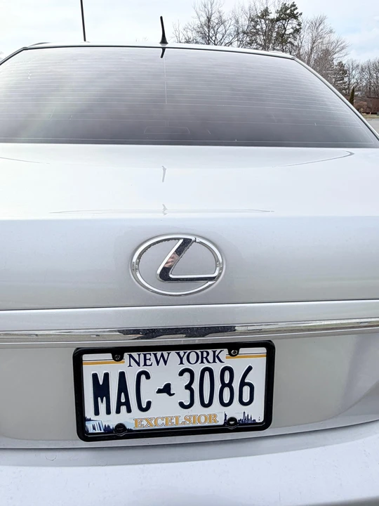 2004 Lexus LS 3rd Gen - Image 20 of 31