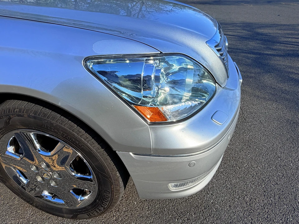 2004 Lexus LS 3rd Gen - Image 23 of 31
