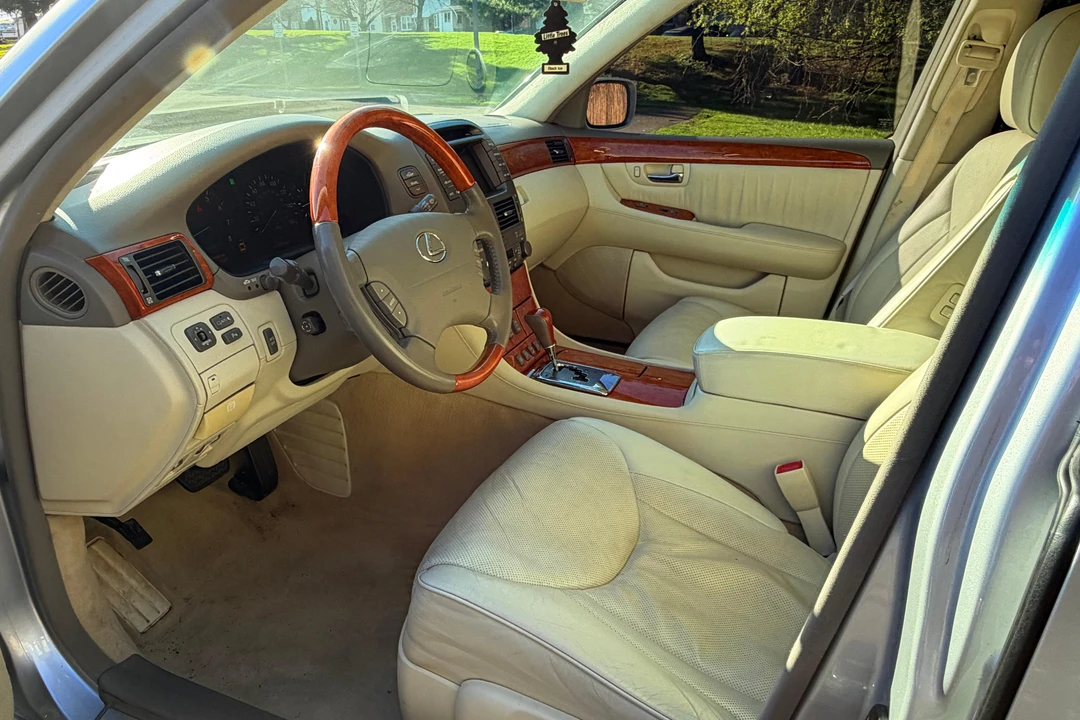 2004 Lexus LS 3rd Gen - Image 28 of 31