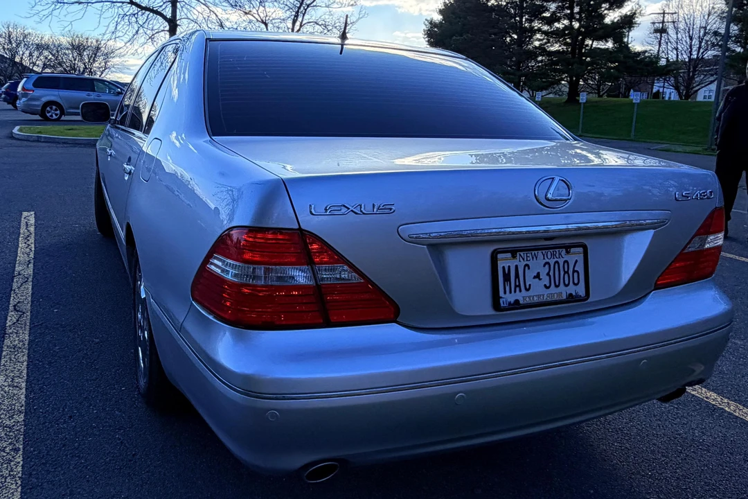 2004 Lexus LS 3rd Gen - Image 8 of 31