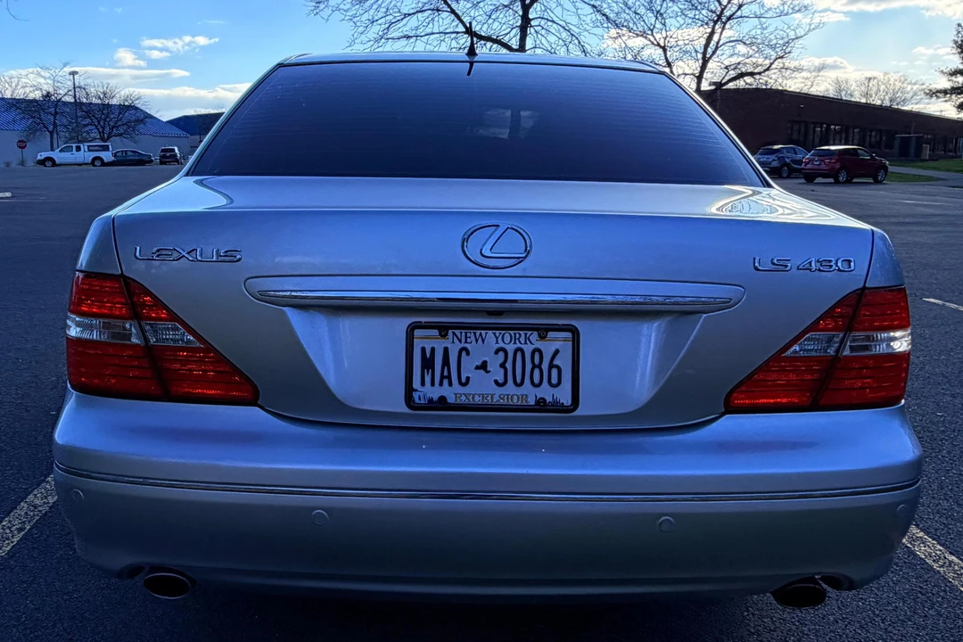 2004 Lexus LS 3rd Gen - Image 5 of 31