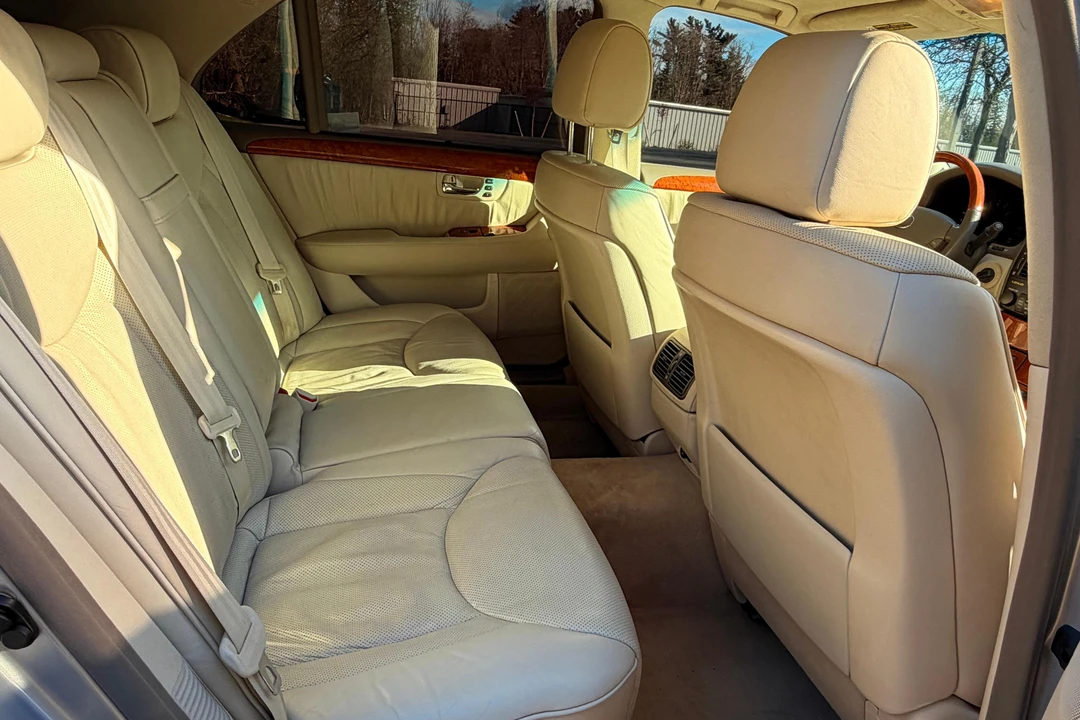 2004 Lexus LS 3rd Gen - Image 30 of 31