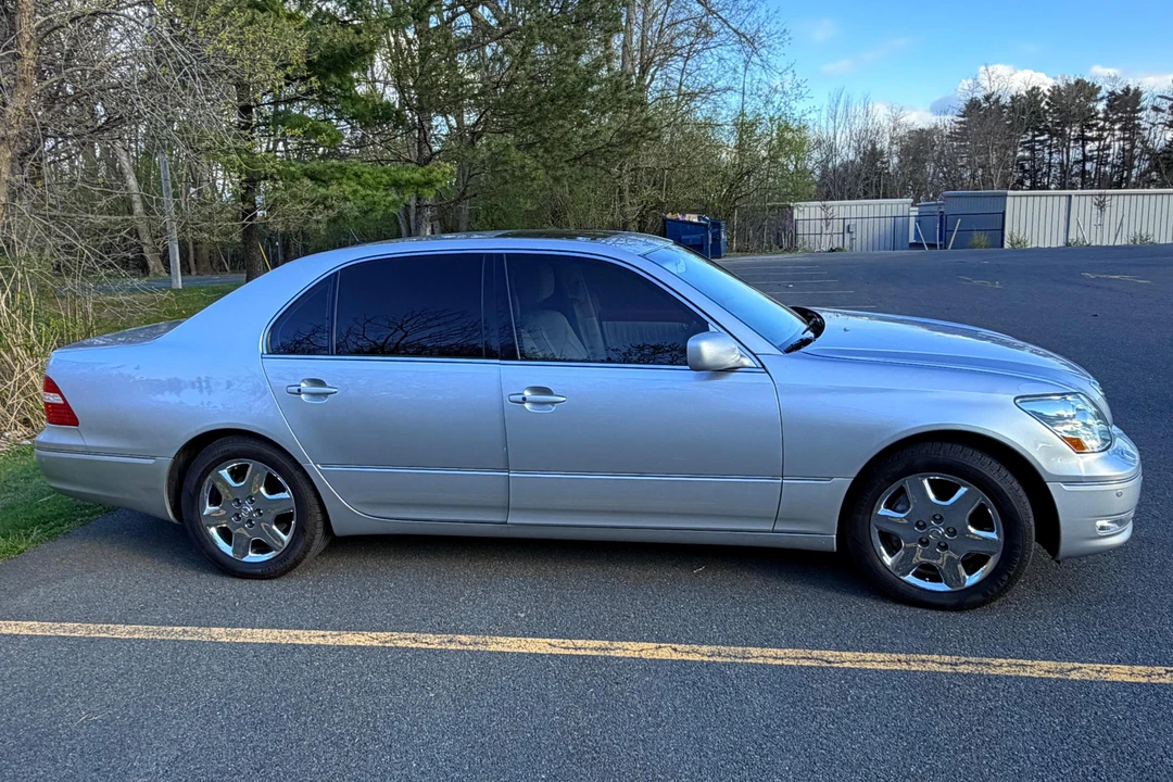 2004 Lexus LS 3rd Gen - Image 3 of 31
