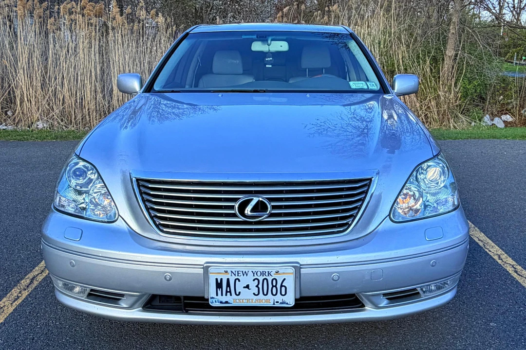 2004 Lexus LS 3rd Gen - Image 2 of 31
