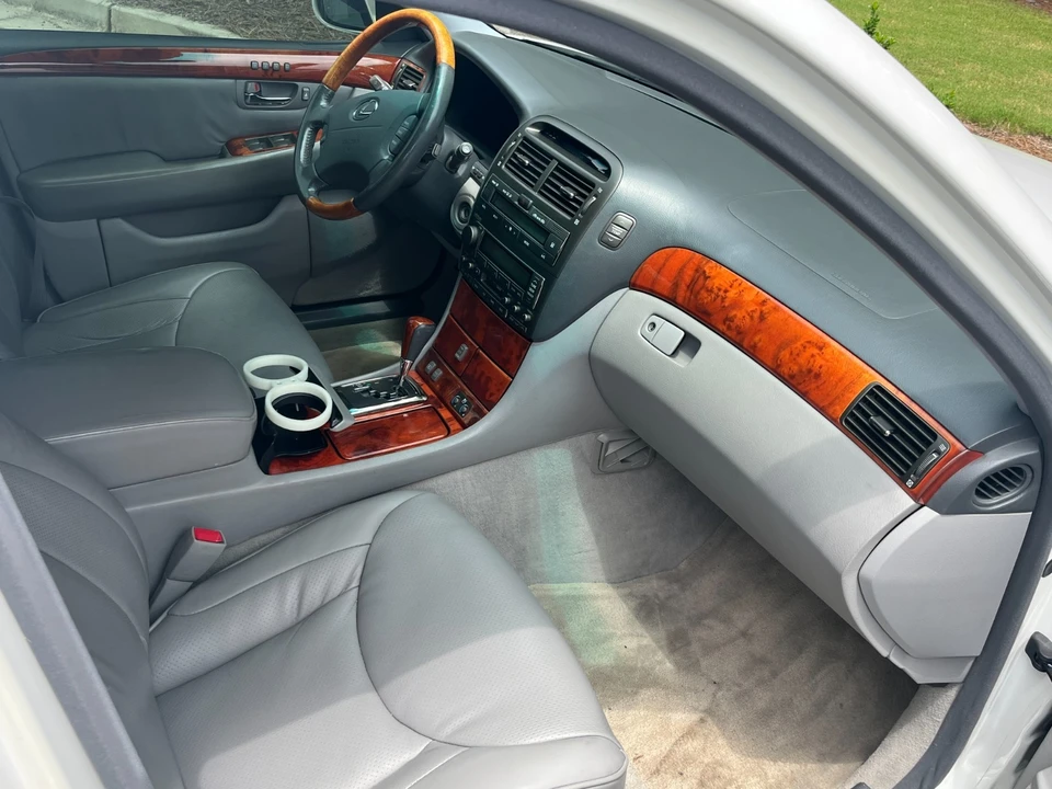 2004 Lexus LS 3rd Gen - Image 7 of 14