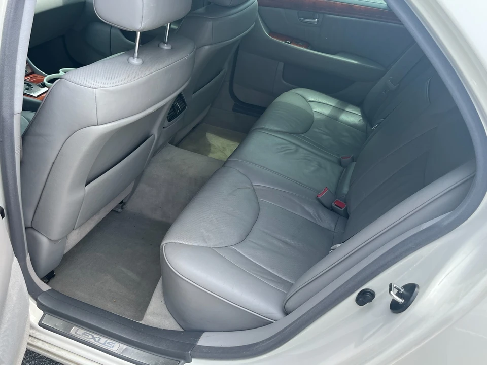 2004 Lexus LS 3rd Gen - Image 5 of 14