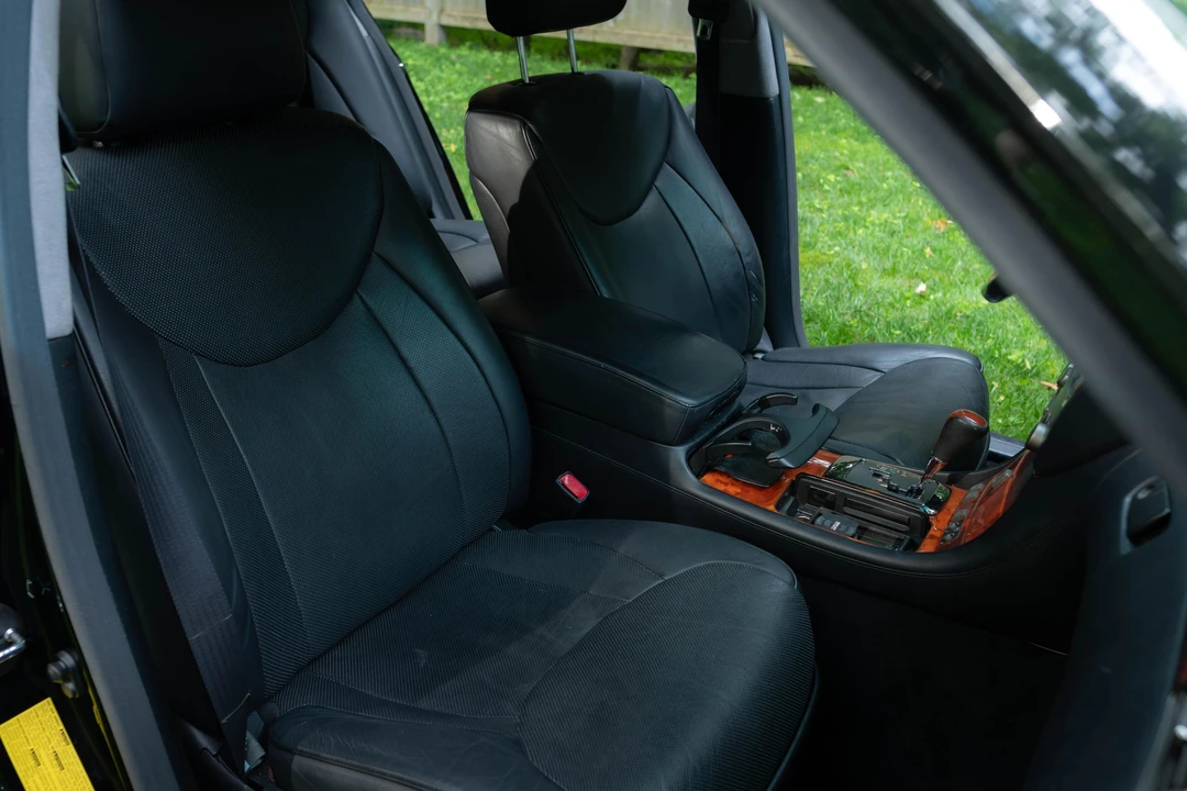 2004 Lexus LS 3rd Gen - Image 25 of 31