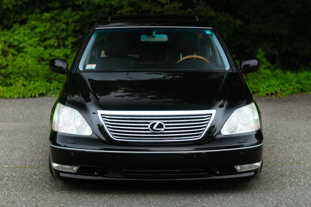 2004 Lexus LS 3rd Gen - Image 2 of 31