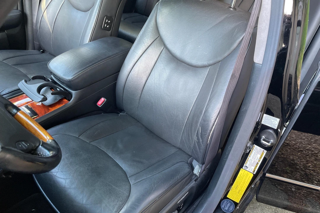 2004 Lexus LS 3rd Gen - Image 29 of 31