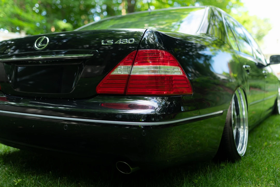 2004 Lexus LS 3rd Gen - Image 18 of 31