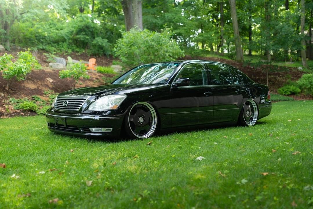 2004 Lexus LS 3rd Gen - Image 7 of 31
