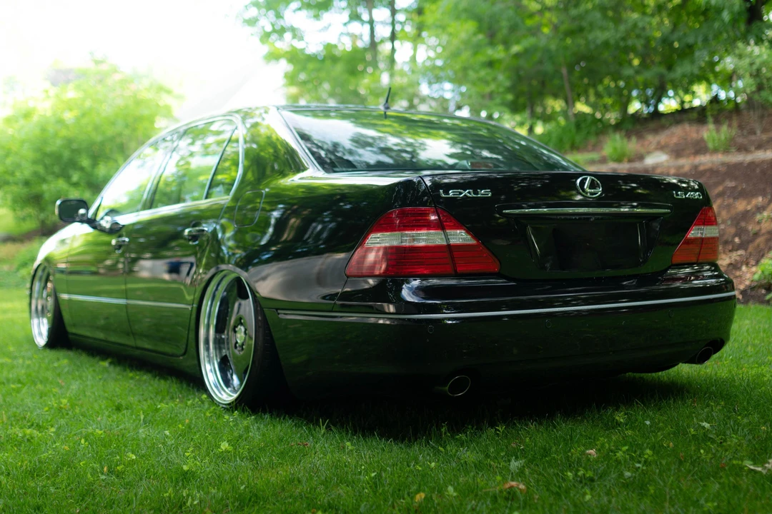 2004 Lexus LS 3rd Gen - Image 4 of 31