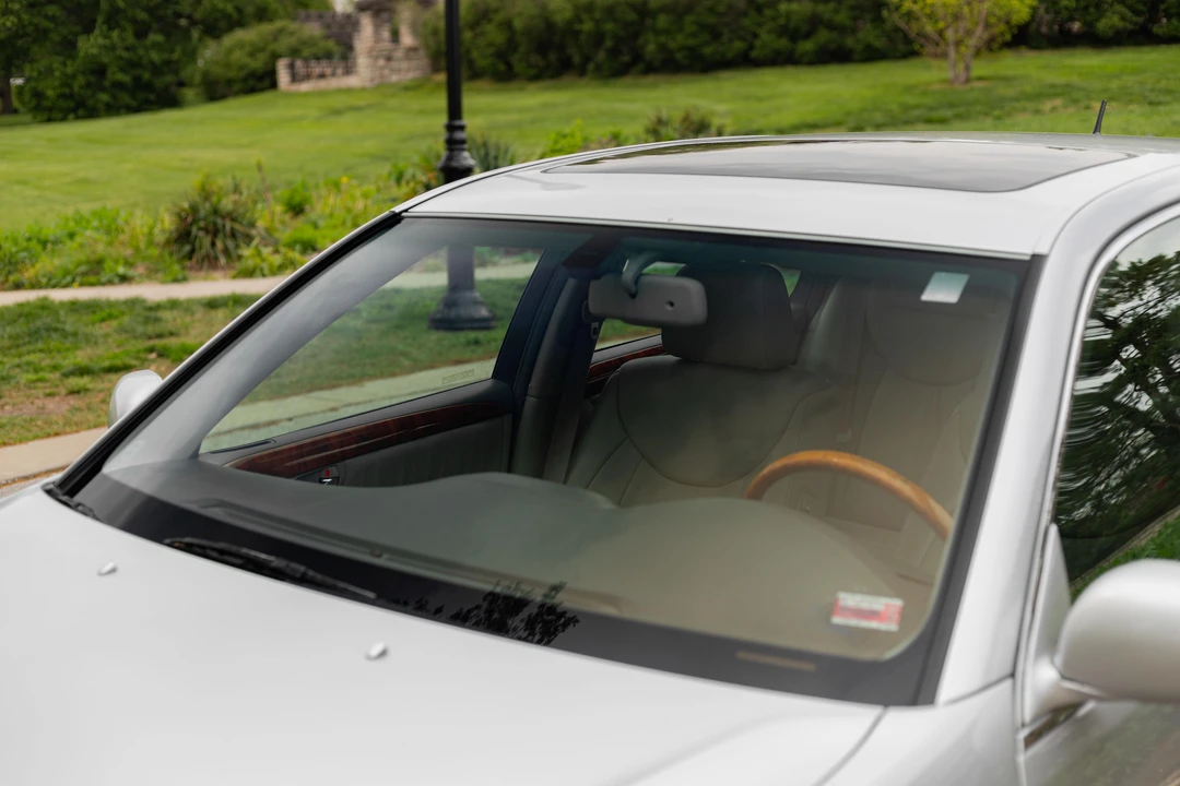 2004 Lexus LS 3rd Gen - Image 14 of 31