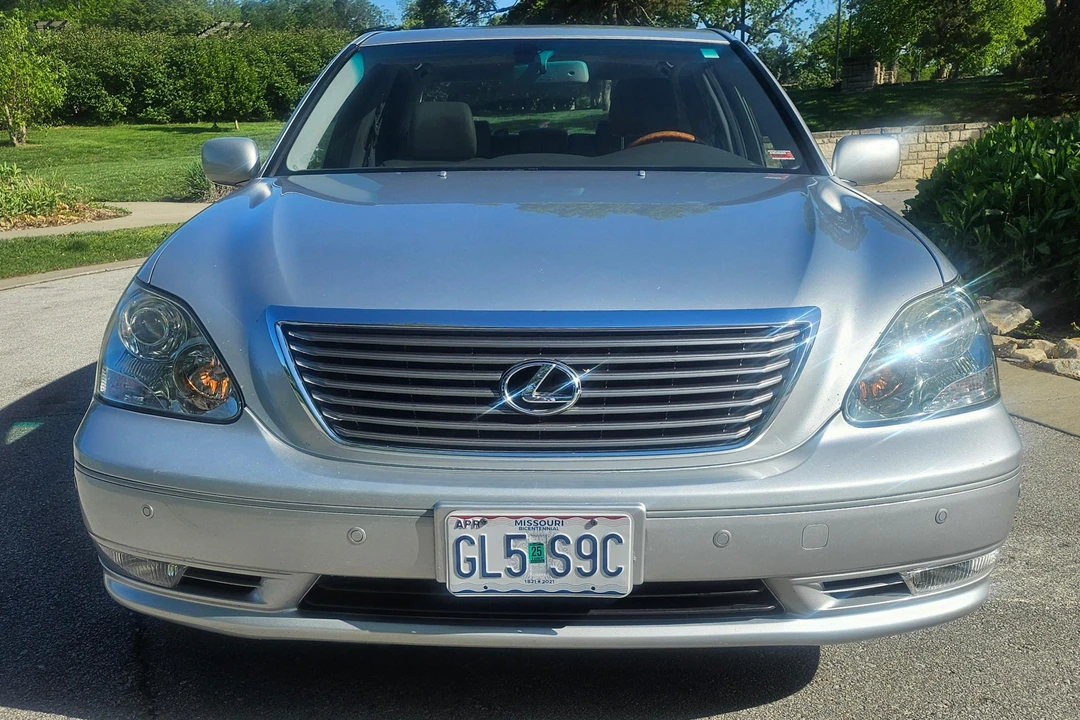 2004 Lexus LS 3rd Gen - Image 2 of 31