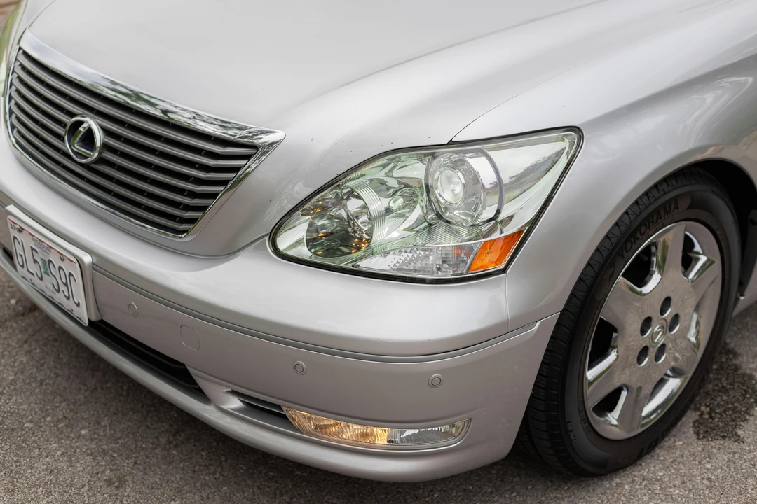2004 Lexus LS 3rd Gen - Image 11 of 31