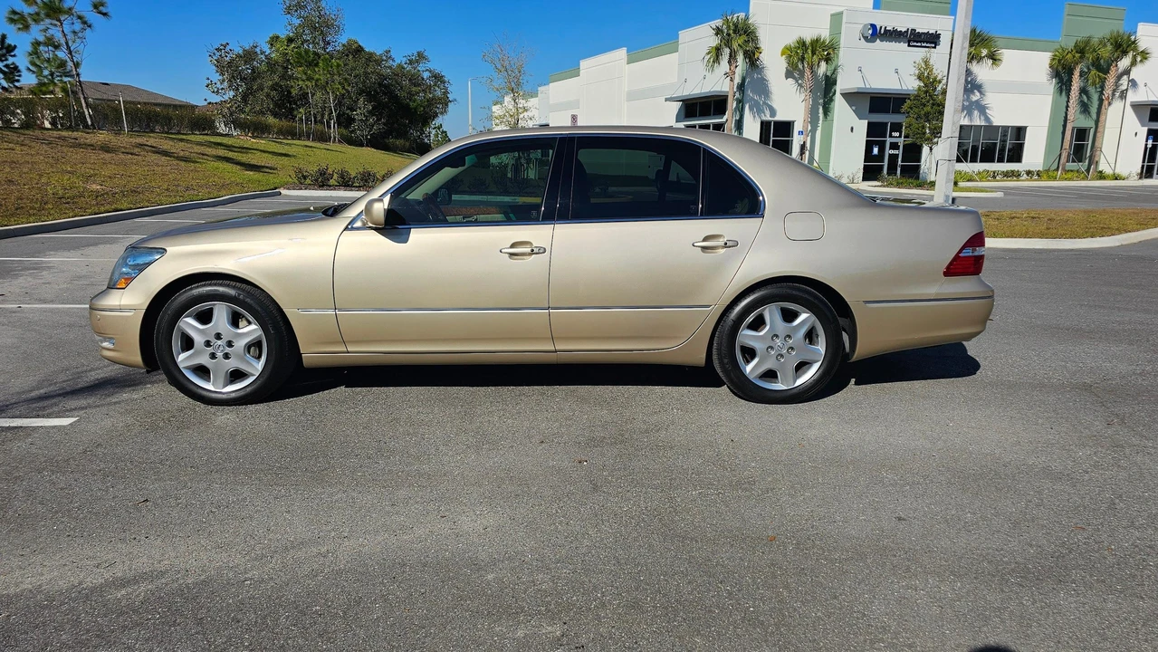 2004 Lexus LS 3rd Gen - Image 8 of 31