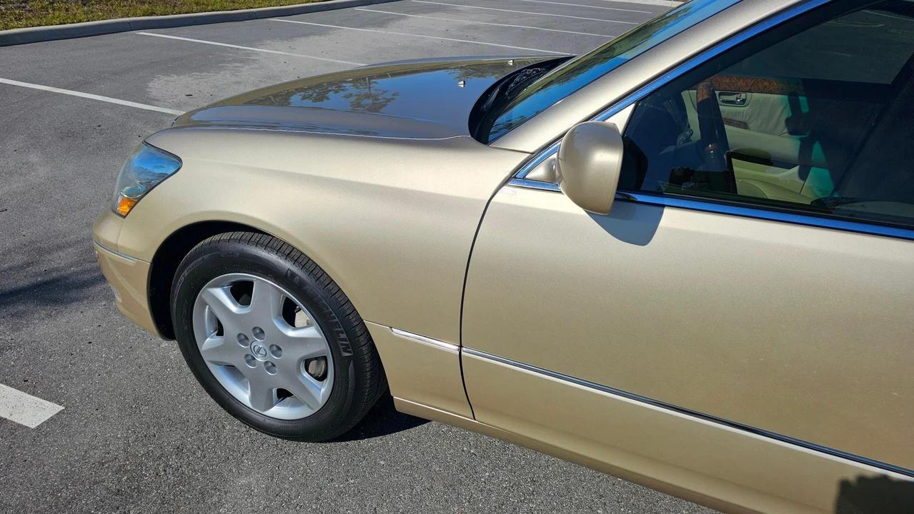 2004 Lexus LS 3rd Gen - Image 21 of 31