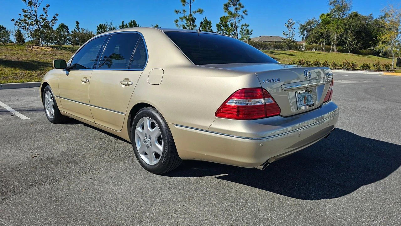 2004 Lexus LS 3rd Gen - Image 10 of 31