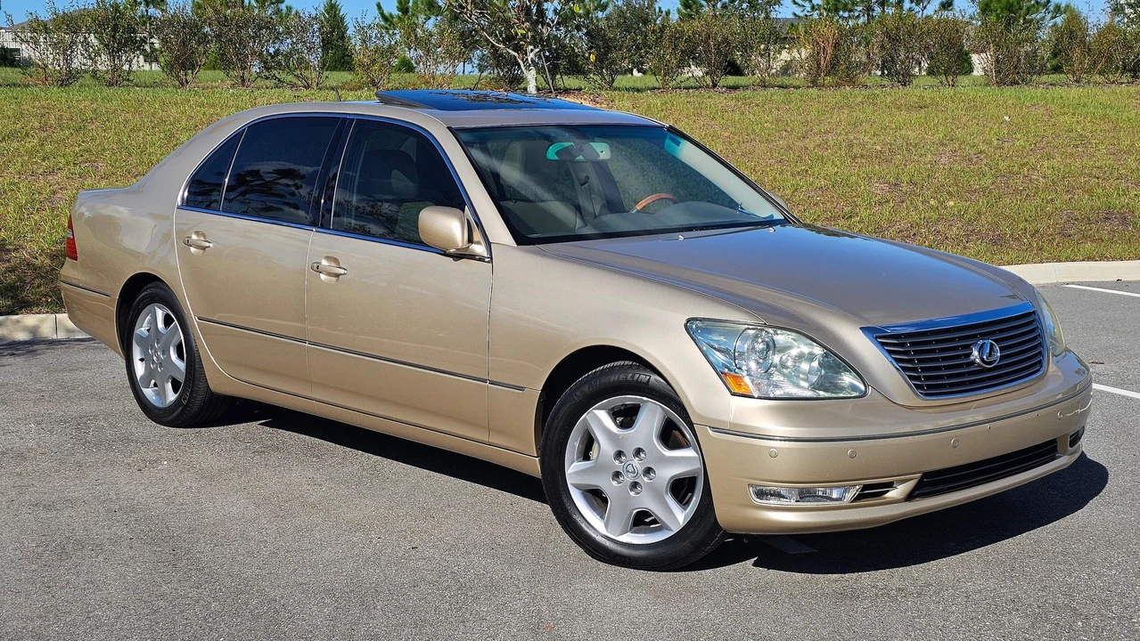 2004 Lexus LS 3rd Gen - Image 16 of 31