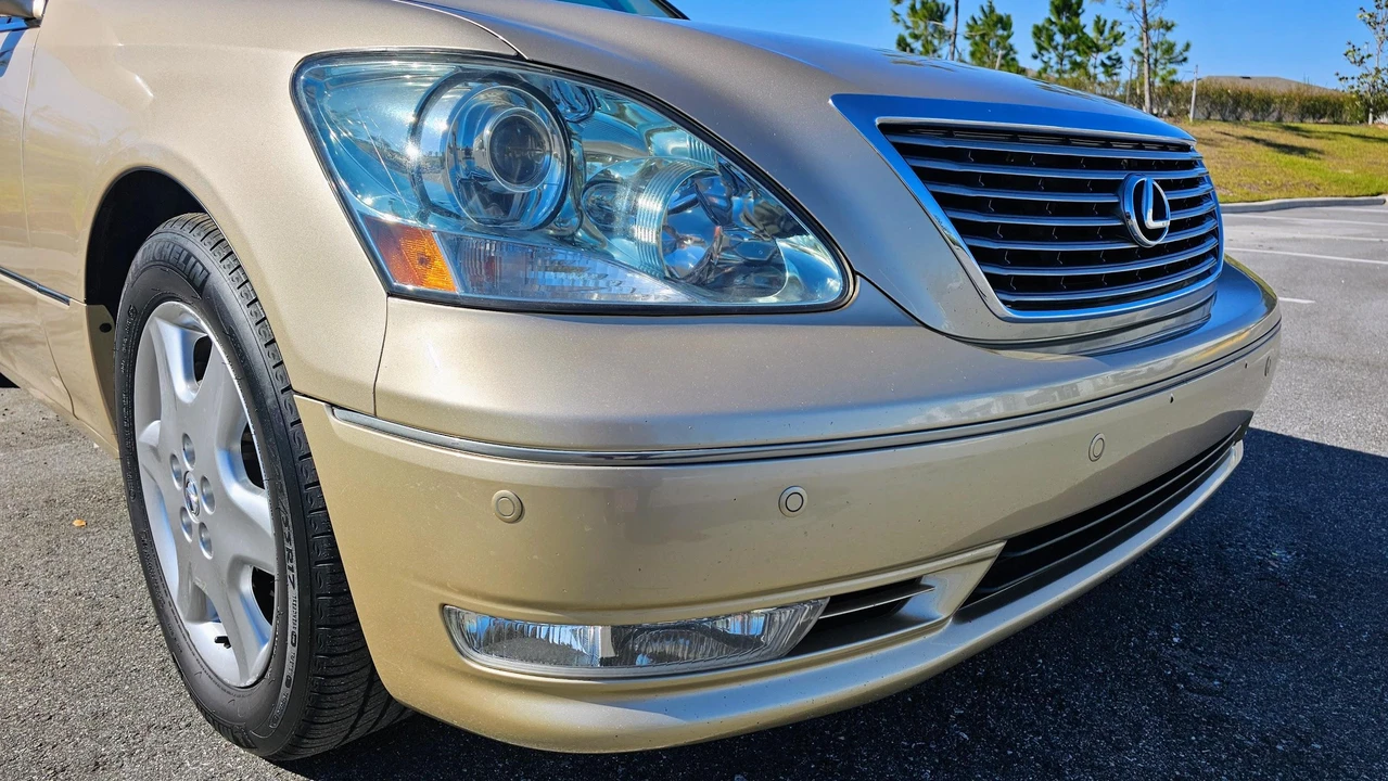 2004 Lexus LS 3rd Gen - Image 18 of 31