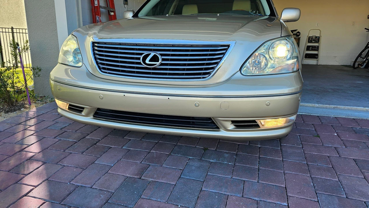 2004 Lexus LS 3rd Gen - Image 20 of 31