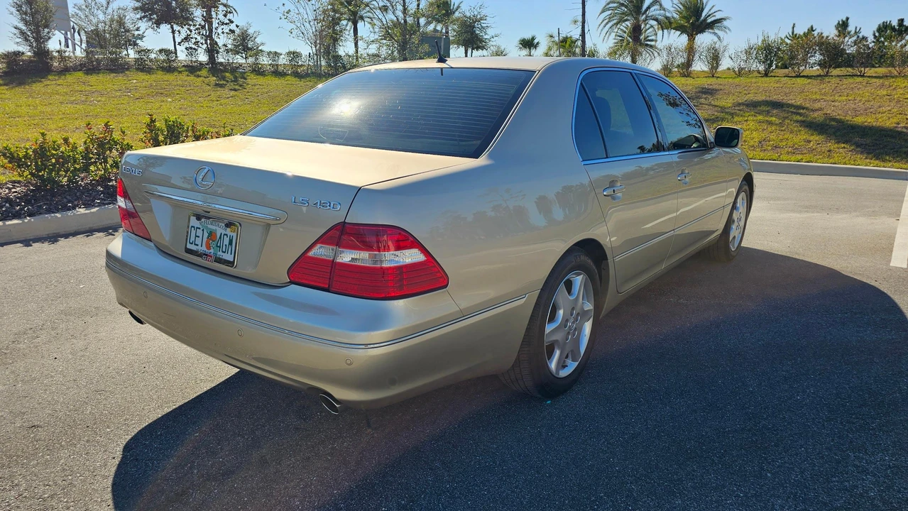 2004 Lexus LS 3rd Gen - Image 12 of 31