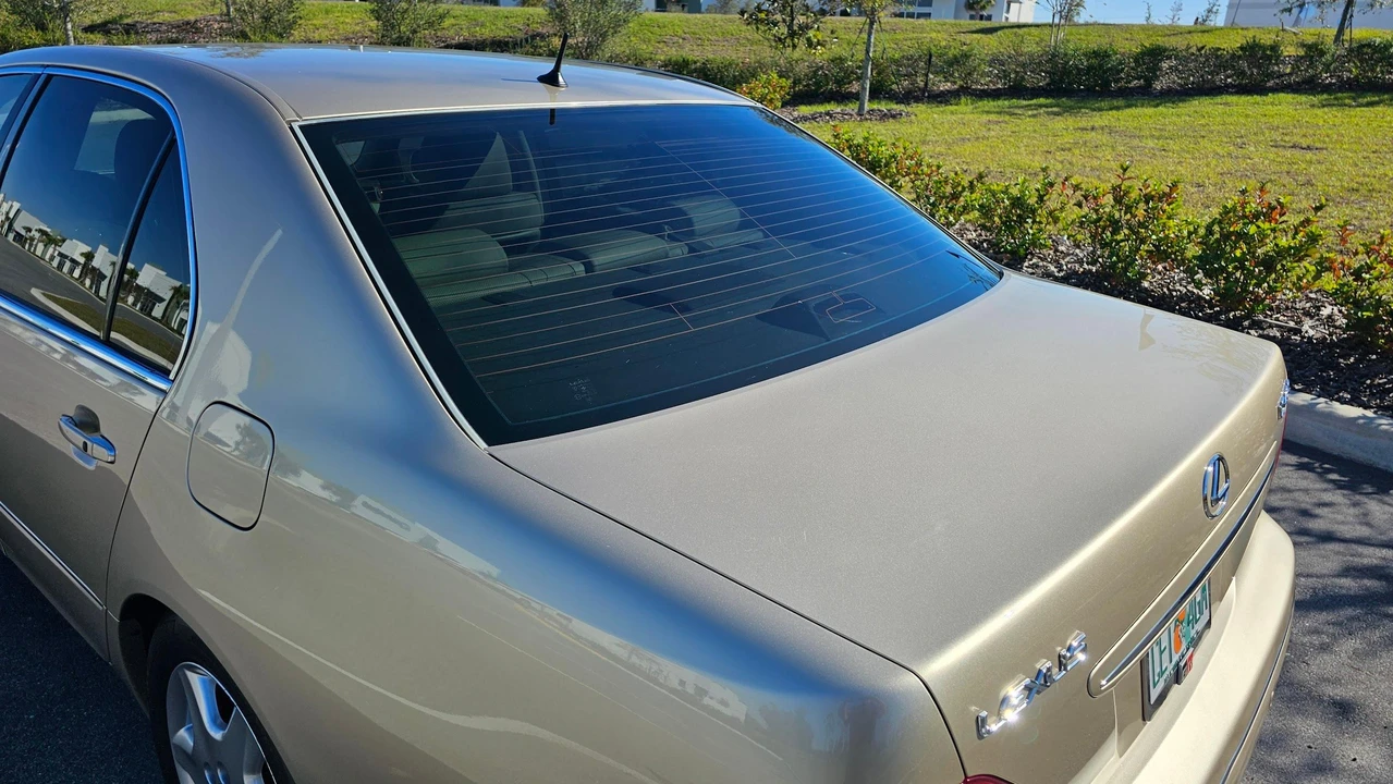 2004 Lexus LS 3rd Gen - Image 27 of 31