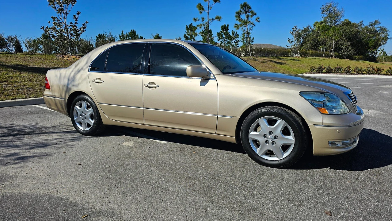 2004 Lexus LS 3rd Gen - Image 15 of 31
