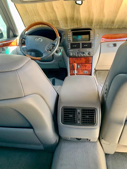 2004 Lexus LS 3rd Gen - Image 8 of 24