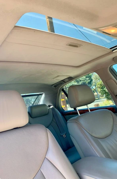 2004 Lexus LS 3rd Gen - Image 13 of 24