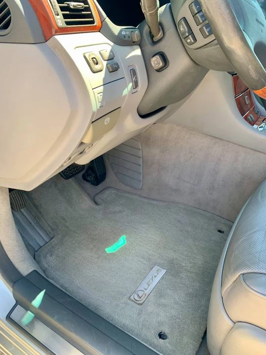 2004 Lexus LS 3rd Gen - Image 15 of 24