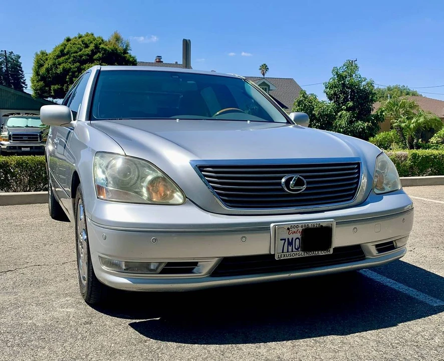 2004 Lexus LS 3rd Gen - Image 3 of 24