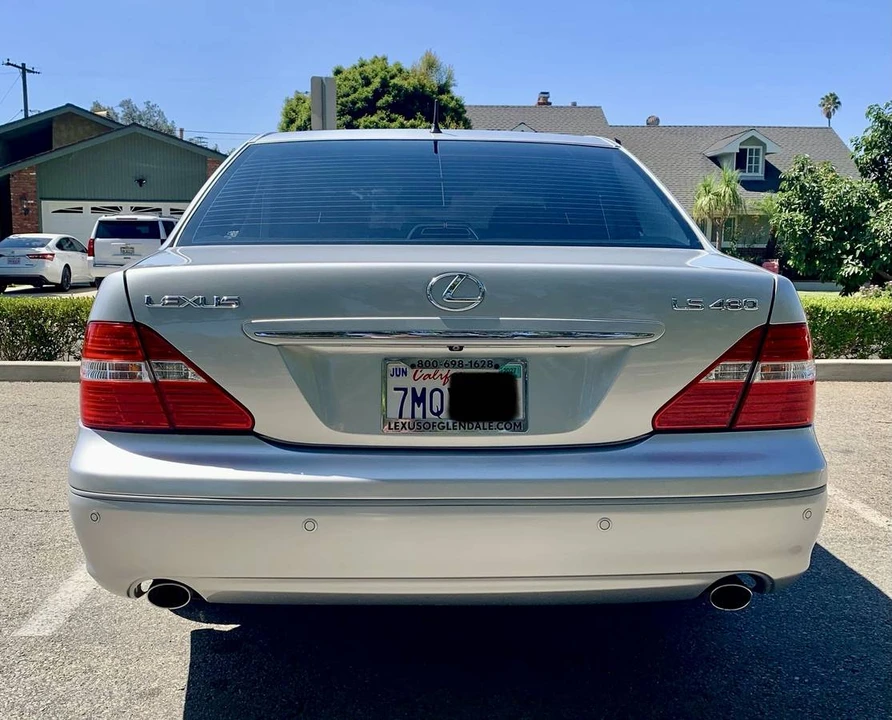 2004 Lexus LS 3rd Gen - Image 6 of 24
