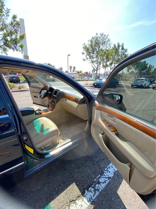 2004 Lexus LS 3rd Gen - Image 17 of 19