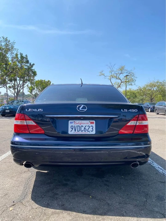 2004 Lexus LS 3rd Gen - Image 4 of 19