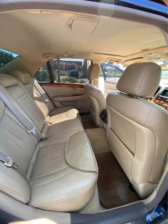 2004 Lexus LS 3rd Gen - Image 16 of 19