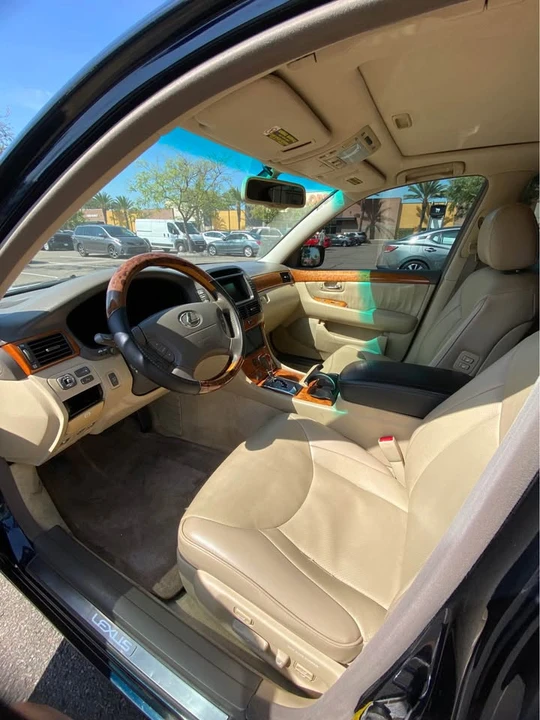 2004 Lexus LS 3rd Gen - Image 11 of 19