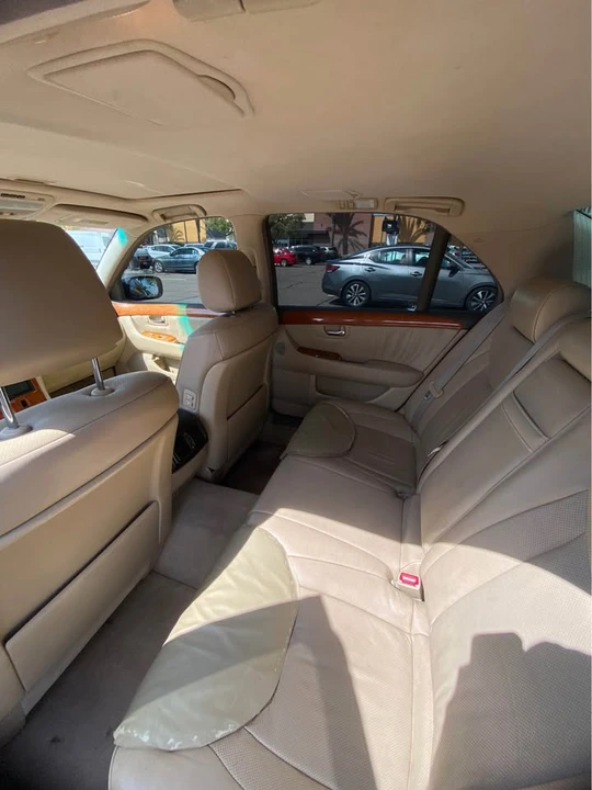 2004 Lexus LS 3rd Gen - Image 15 of 19