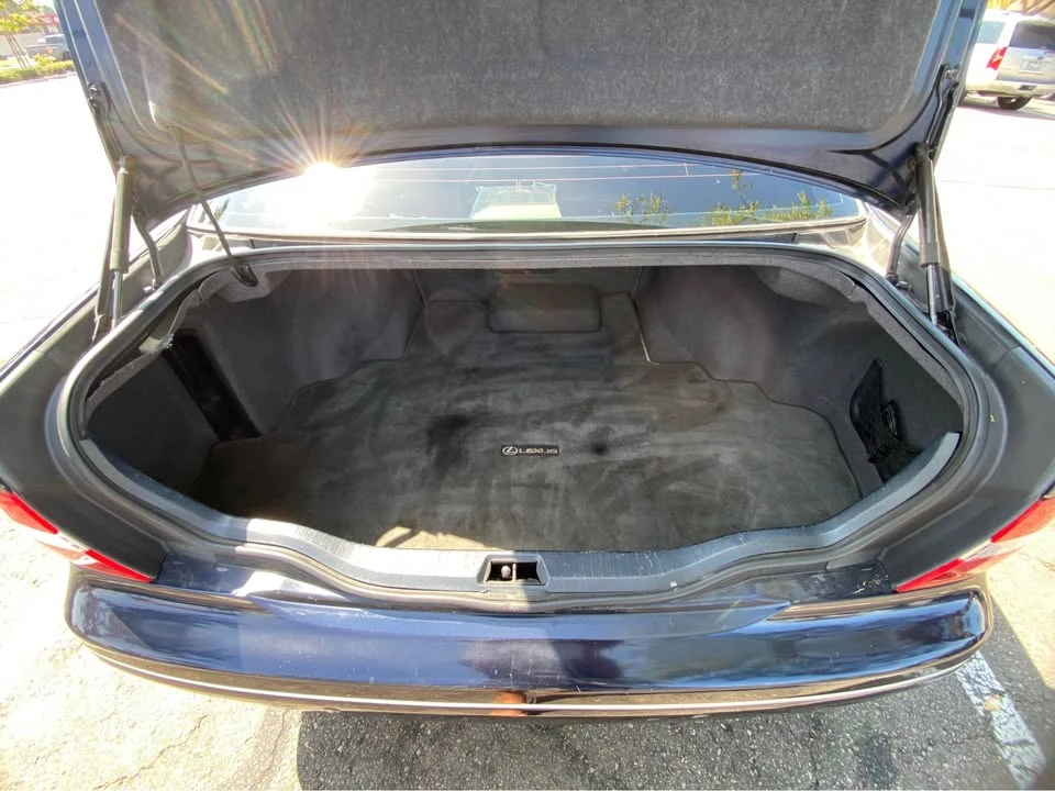 2004 Lexus LS 3rd Gen - Image 18 of 19