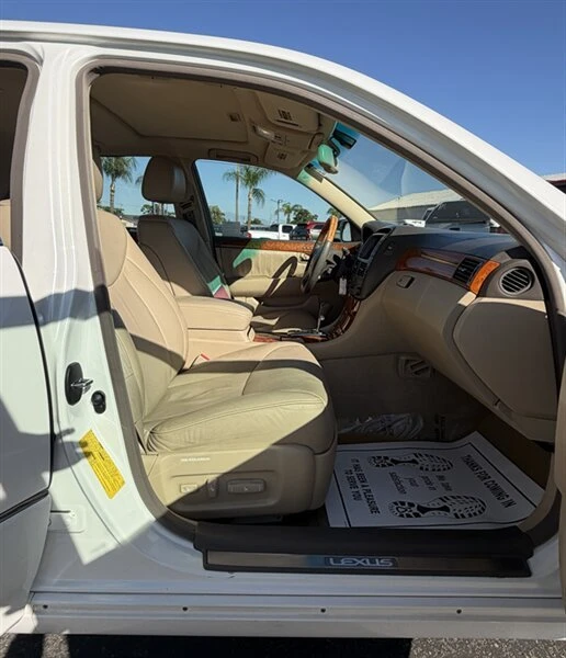 2004 Lexus LS 3rd Gen - Image 15 of 20