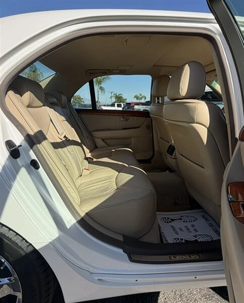 2004 Lexus LS 3rd Gen - Image 16 of 20