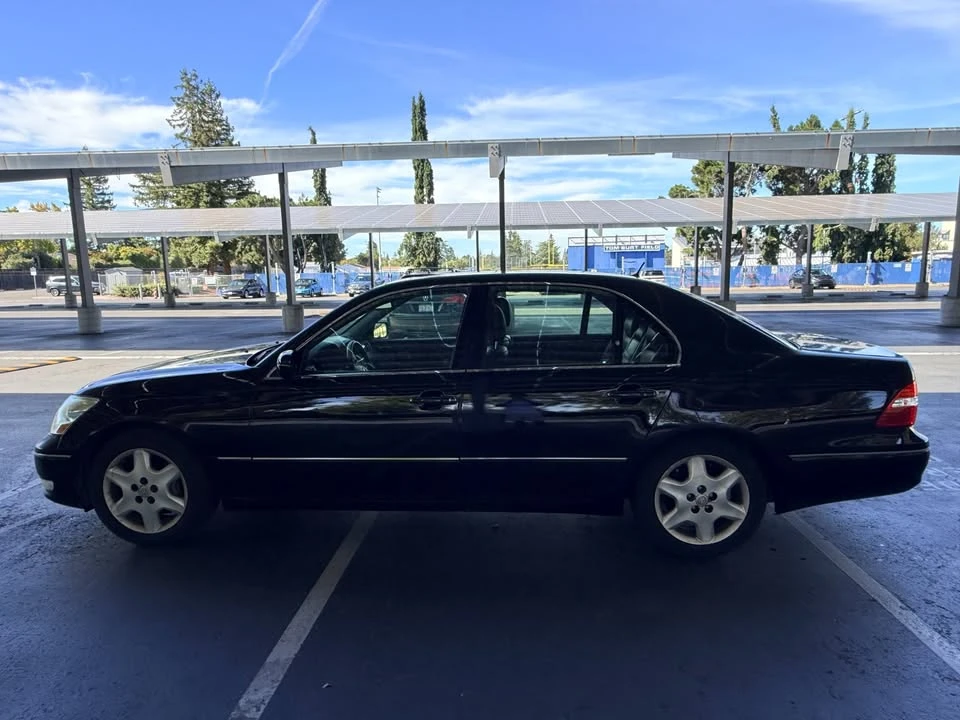 2004 Lexus LS 3rd Gen - Image 2 of 9
