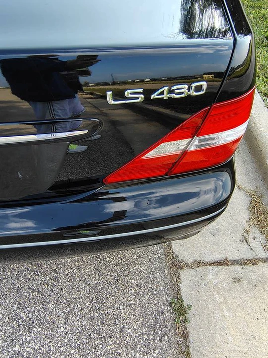 2004 Lexus LS 3rd Gen - Image 5 of 11