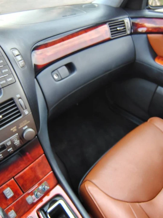 2004 Lexus LS 3rd Gen - Image 9 of 11