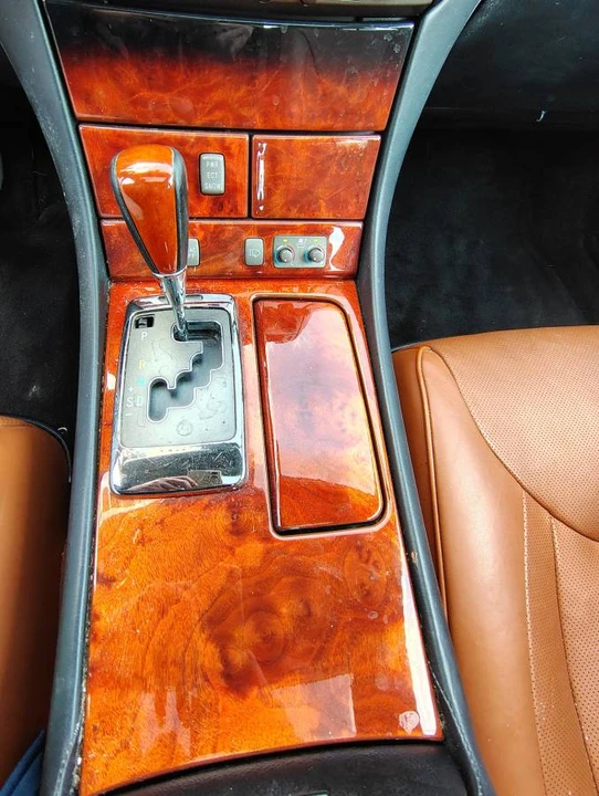 2004 Lexus LS 3rd Gen - Image 10 of 11