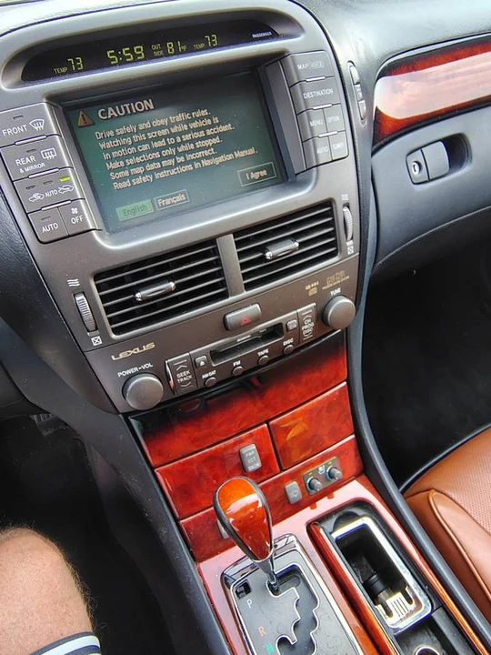 2004 Lexus LS 3rd Gen - Image 8 of 11